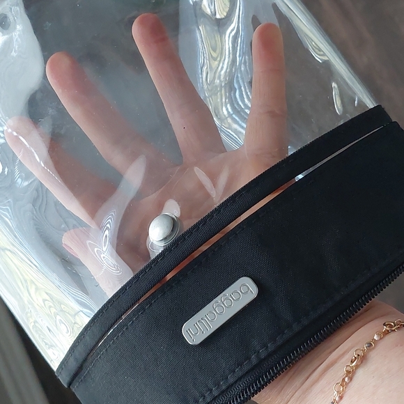 Baggallini clear crossbody bag - Picture 8 of 11